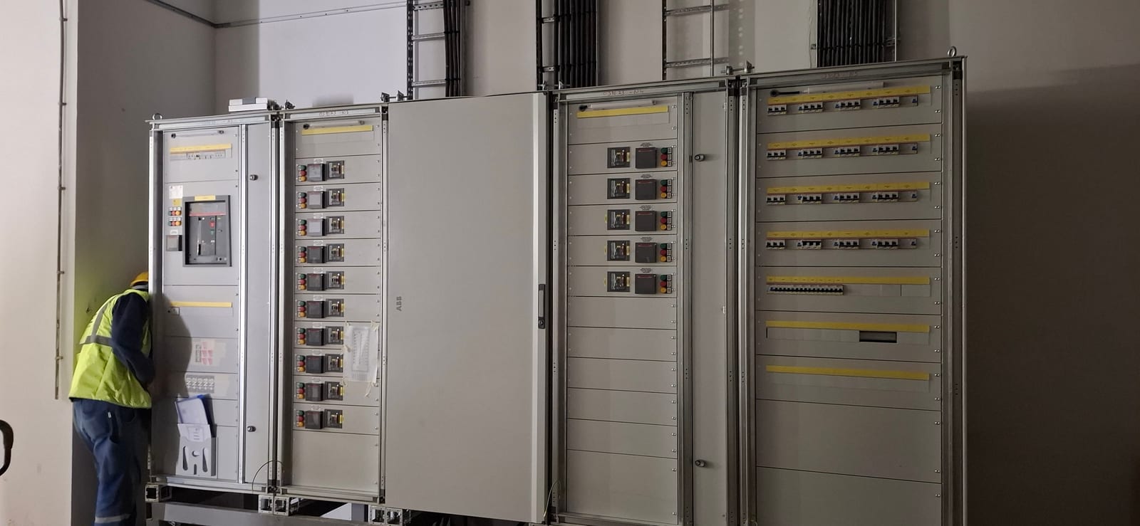 ABB kompakt şalterli ana dağıtım panosu — İş yeri pano odası, Ankara