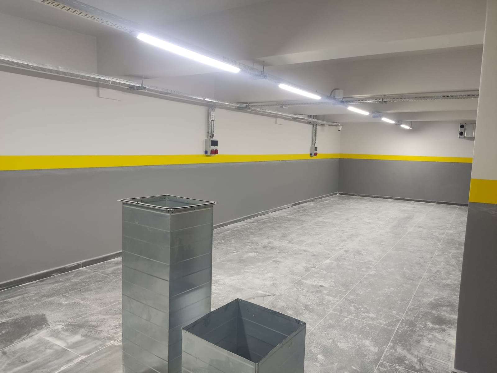 Galvaniz kablo tavası ve lineer armatür montajı — Teknik hacim, Ankara