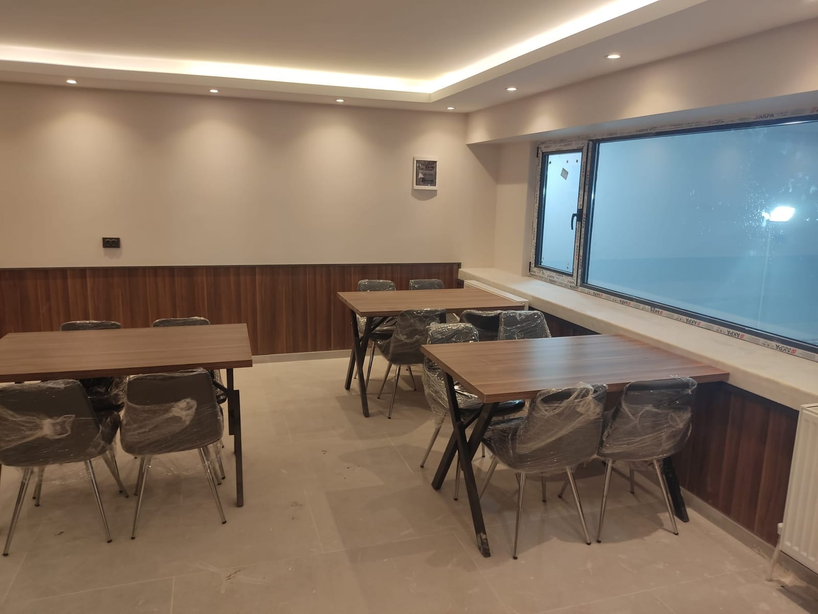 Yemekhane spot ve gizli ışık aydınlatması — Personel yemekhanesi, Ankara