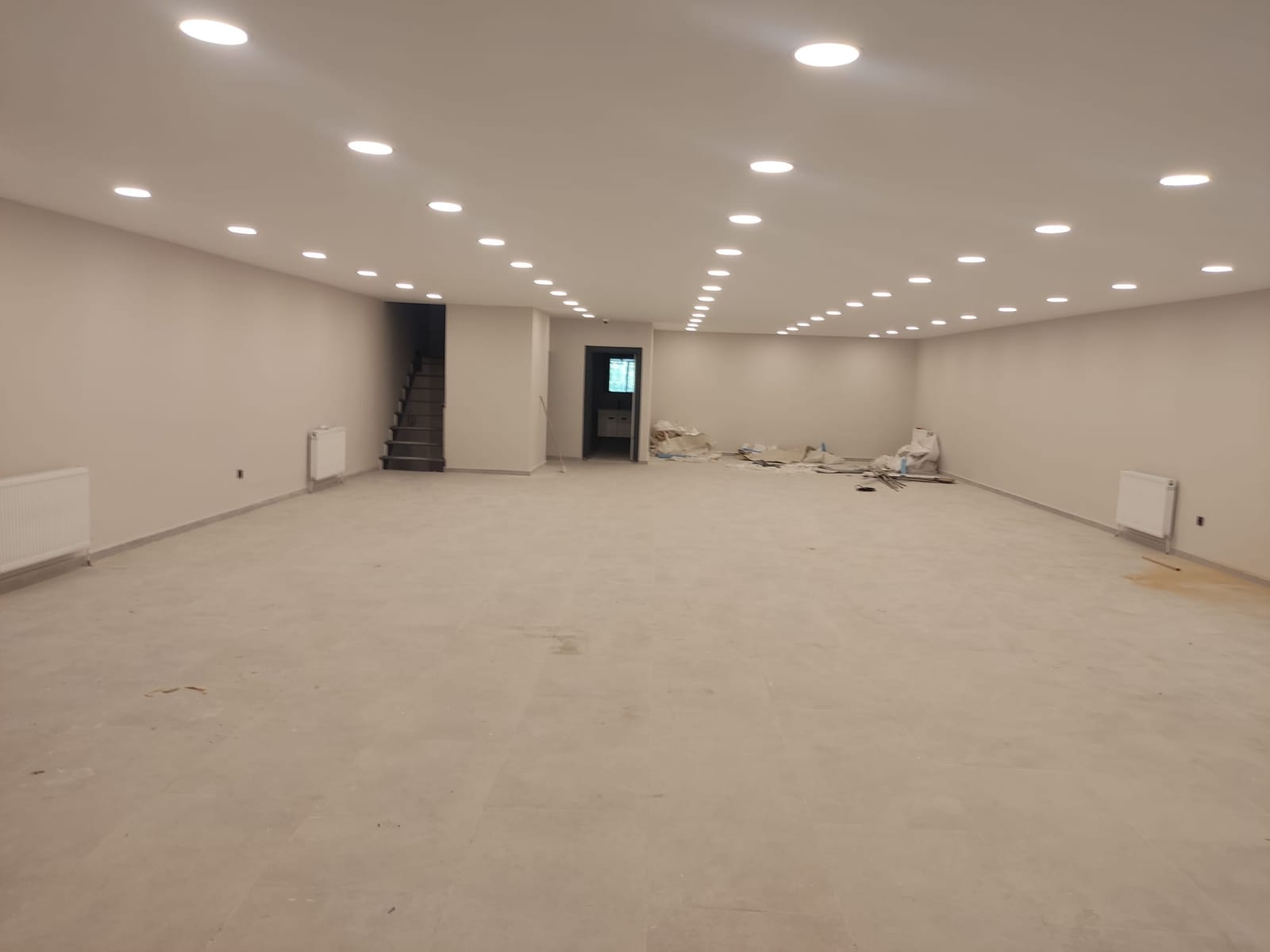 Geniş salon spot aydınlatma uygulaması — Ticari salon, Ankara